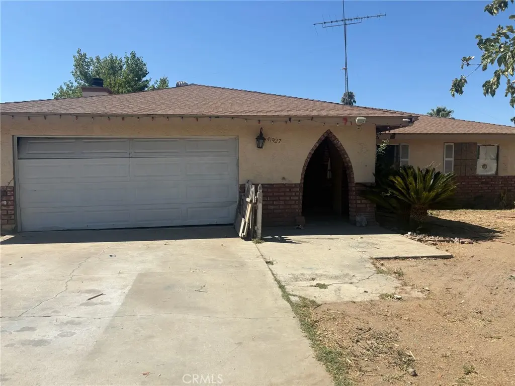 Single Family Residence for sale at 41927 Jennifer, Hemet, CA featuring 3 beds and 2 baths