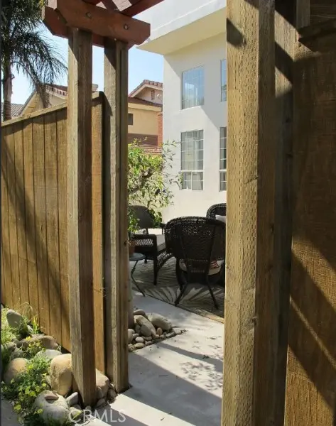 Single Family Residence for sale at 4912 Amalfi Way, Oxnard, CA featuring 5 beds and 4 baths