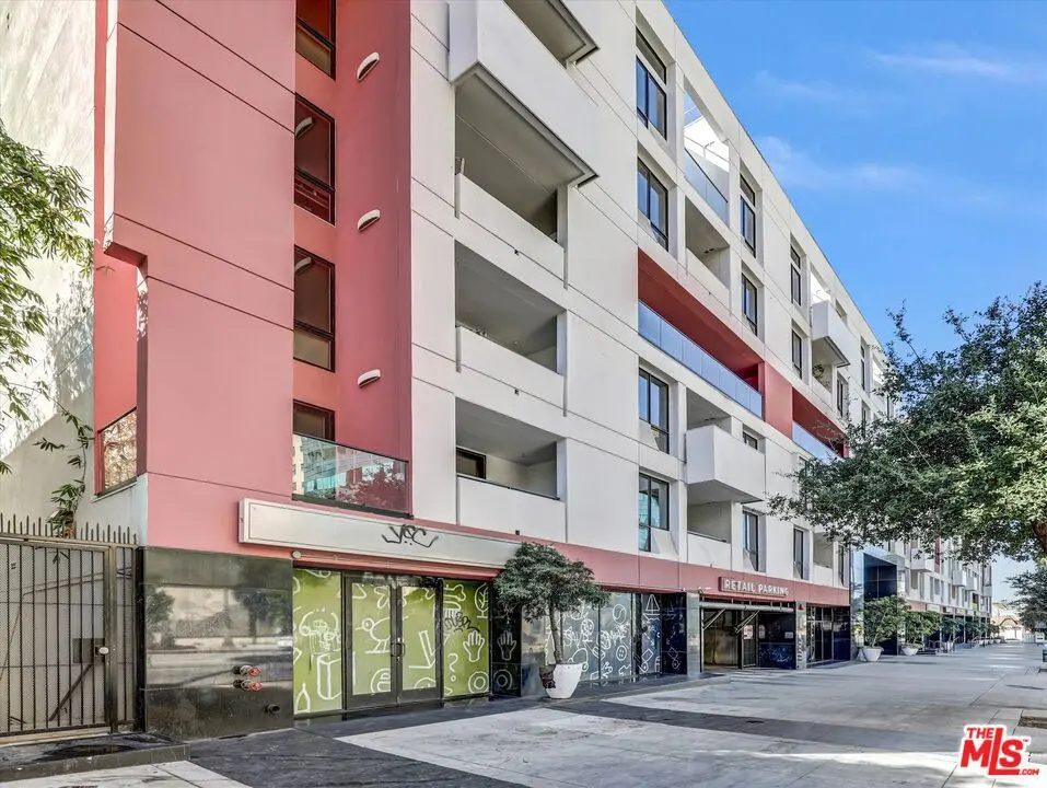 Condominium for sale at 1234 Wilshire Boulevard 118, Los Angeles, CA featuring 1 bed and 1 bath