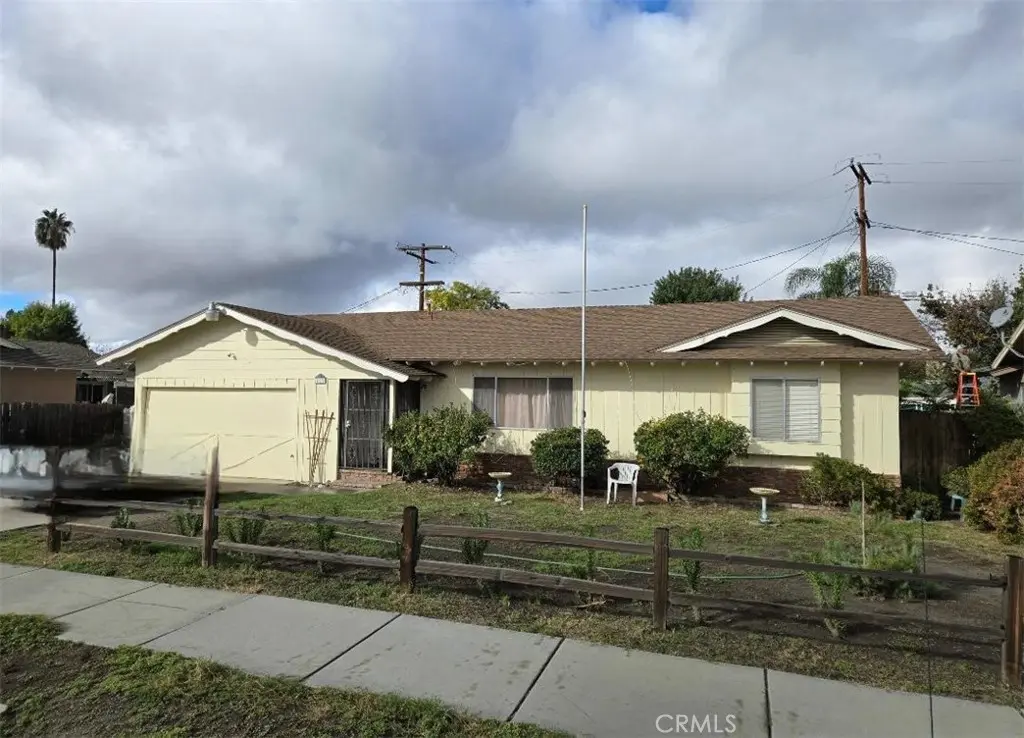 Single Family Residence for sale at 785 S Thompson, Hemet, CA featuring 2 beds and 2 baths
