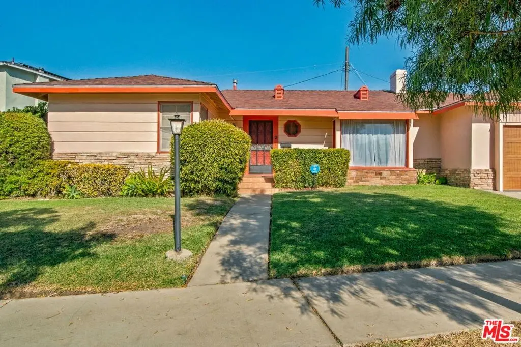 Single Family Residence for sale at 3436 S Dunsmuir Avenue, Los Angeles, CA featuring 3 beds and 3 baths