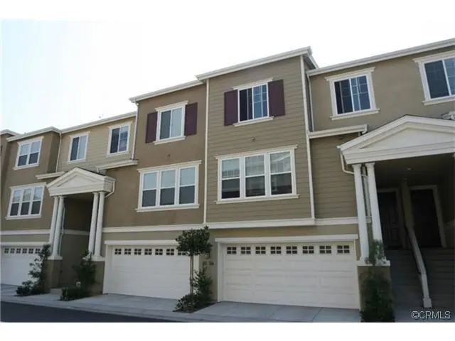 Residential Lease for rent at 1800 Oak Street 408, Torrance, Los Angeles County, CA featuring 3 beds and 3 baths