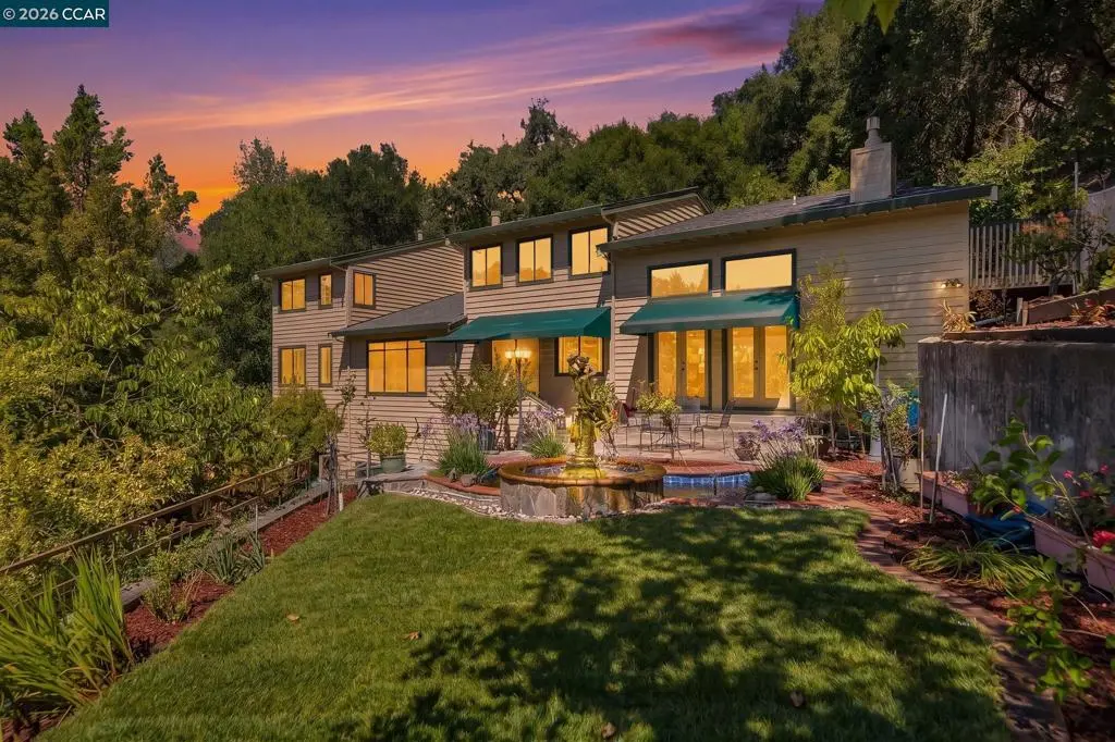 Single Family Residence for sale at 39 Mira Loma Rd, Orinda, CA featuring 4 beds and 3 baths