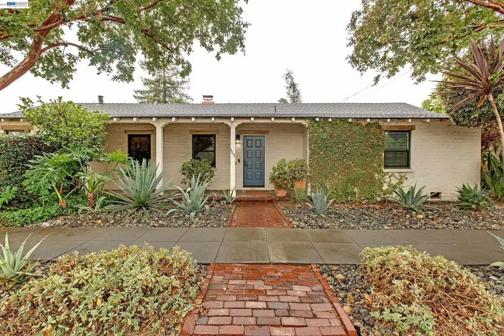 Single Family Residence for sale at 505 S 13Th St, San Jose, CA featuring 2 beds and 2 baths