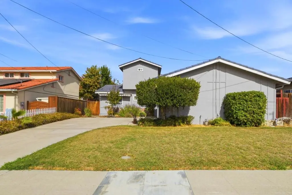 Single Family Residence for sale at 984 Hobie Lane, San Jose, CA featuring 4 beds and 3 baths