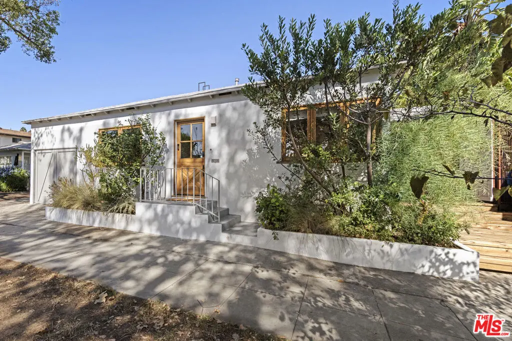 Single Family Residence for sale at 3111 Madera Avenue, Los Angeles, CA featuring 2 beds and 1 bath