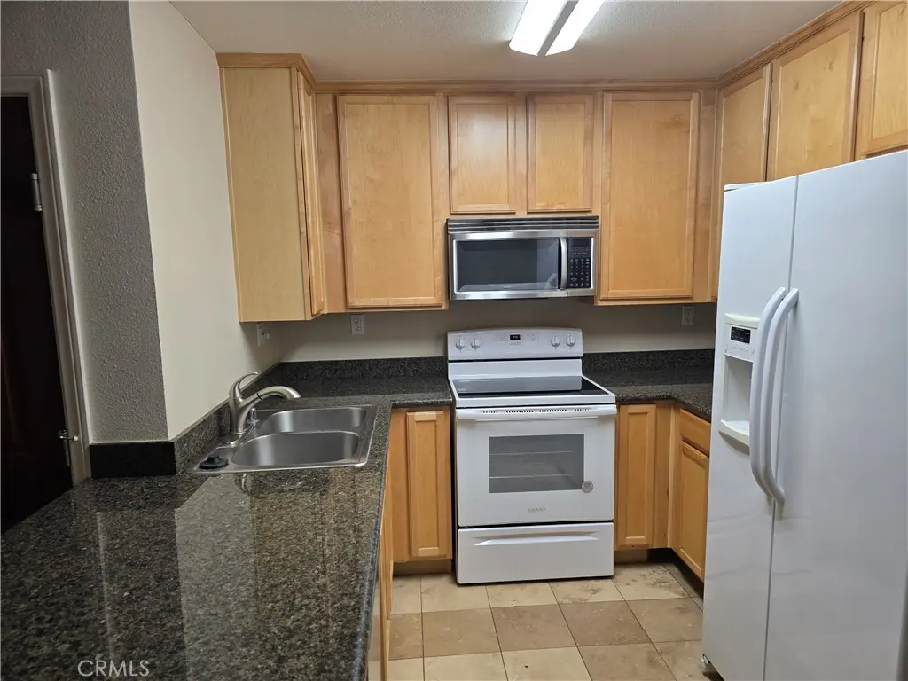 Apartment for rent at 2275 Del Mar Way 106, Corona, CA featuring 1 bed and 1 bath