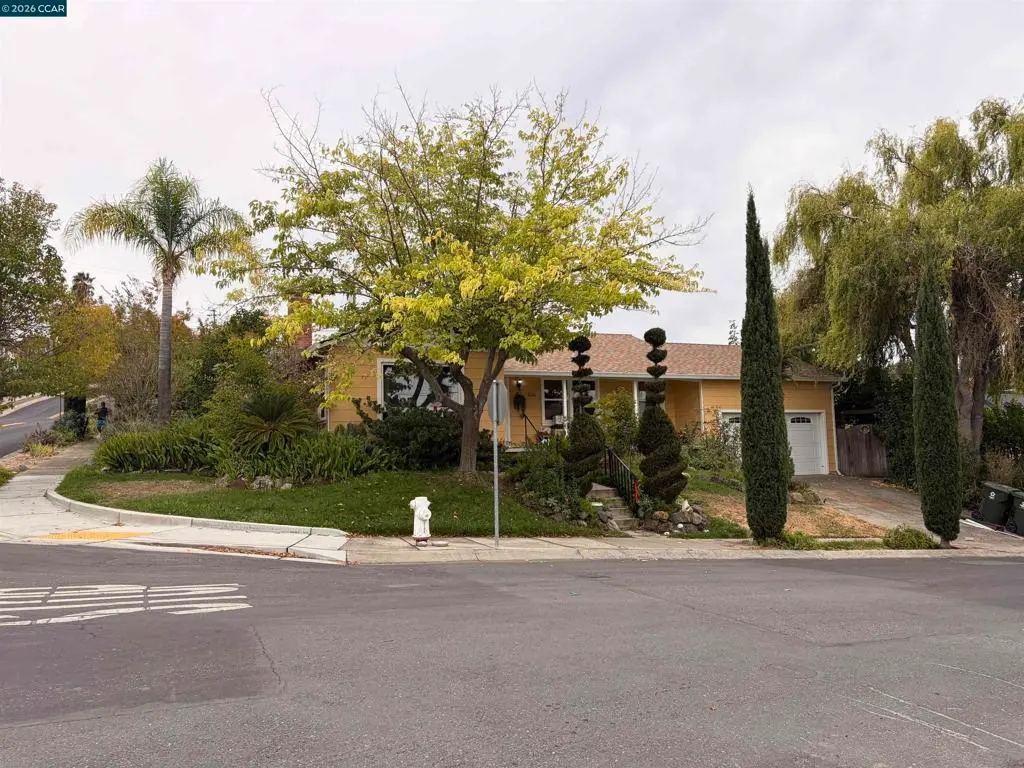 Single Family Residence for sale at 1020 Andrews Dr, Martinez, CA featuring 3 beds and 2 baths