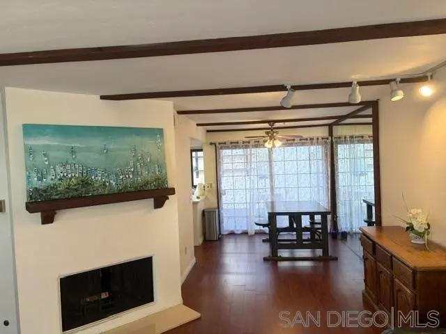 Residential Lease for rent at 8672 Villa La Jolla 4, La Jolla, San Diego County, CA featuring 2 beds and 3 baths