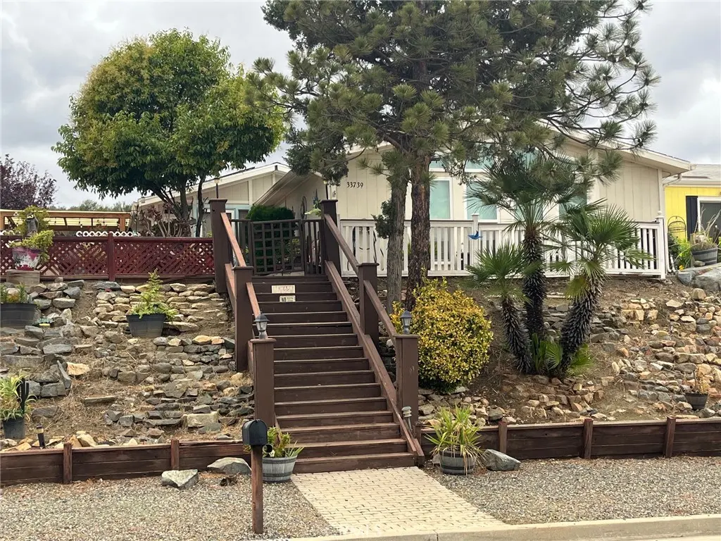 Manufactured On Land for sale at 33739 The Farm Road, Wildomar, CA featuring 3 beds and 2 baths