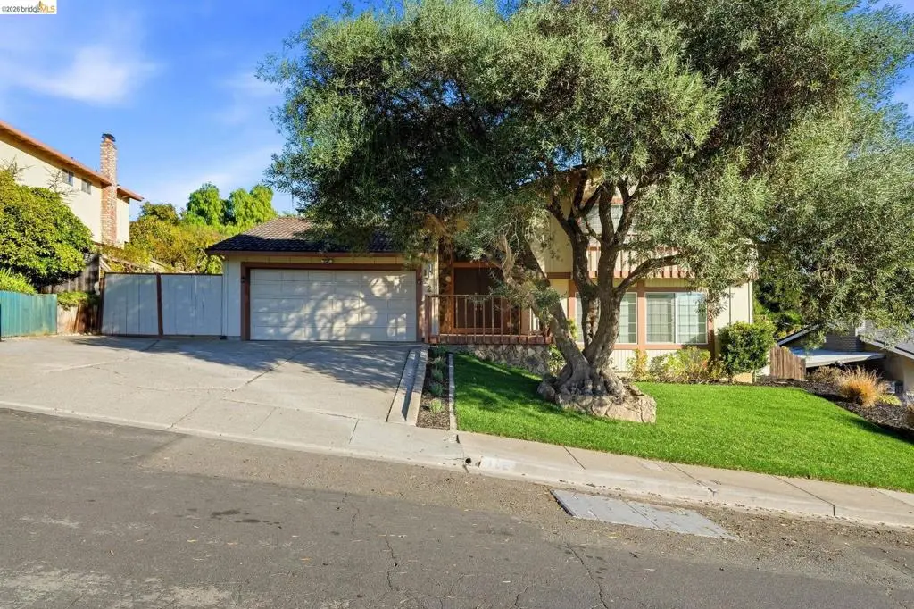 Single Family Residence for sale at 122 Stratford St, Vallejo, CA featuring 3 beds and 3 baths