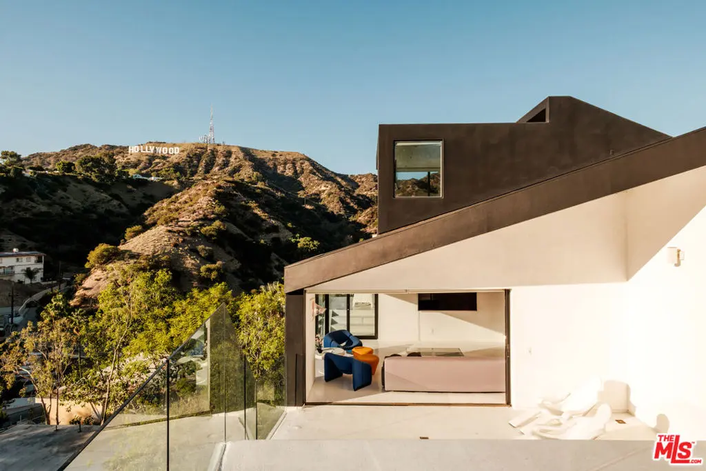 Single Family Residence for sale at 3140 Hollyridge Drive, Los Angeles, CA featuring 3 beds and 3 baths