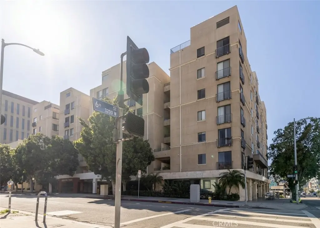 Condominium for sale at 625 S Berendo 301, Los Angeles, CA featuring 3 beds and 2 baths