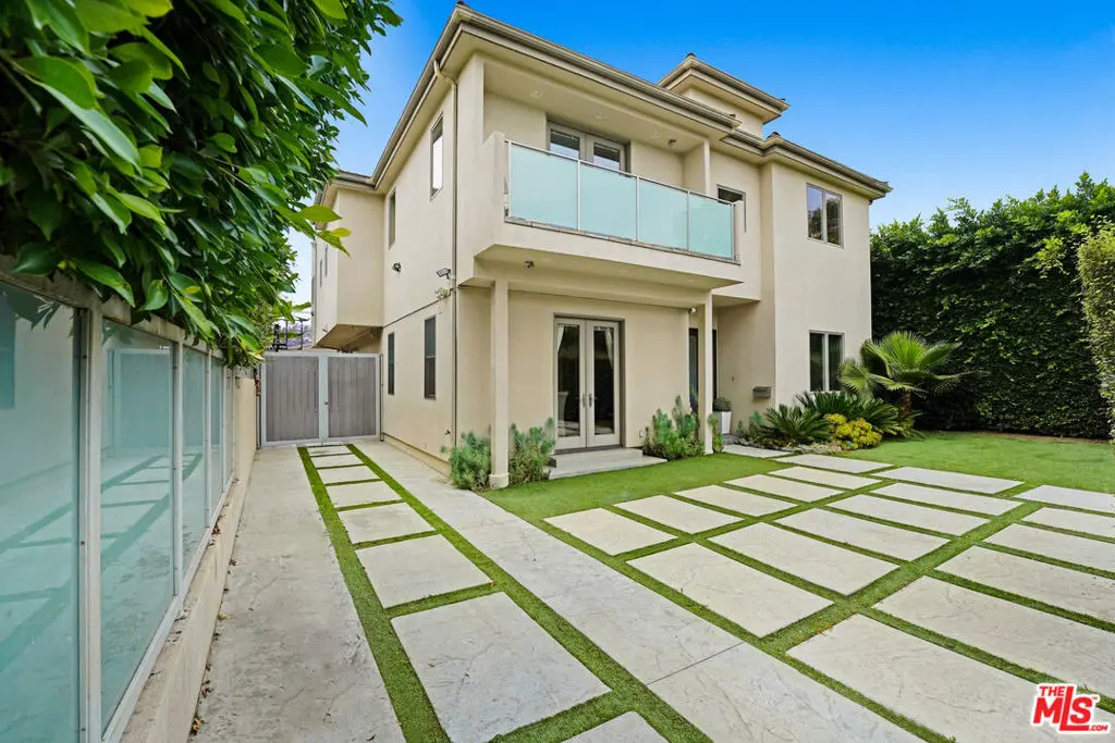 Single Family Residence for sale at 841 N Crescent Heights Boulevard, Los Angeles, CA featuring 4 beds and 5 baths
