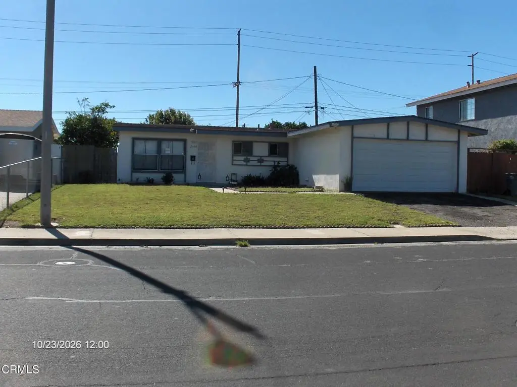 Single Family Residence for sale at 2100 W Geneva Way, Oxnard, CA featuring 3 beds and 2 baths