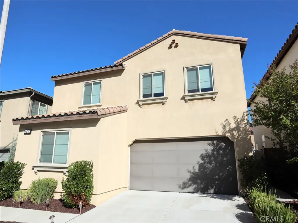 Condominium for sale at 24010 Raptor, Lake Elsinore, CA featuring 3 beds and 3 baths