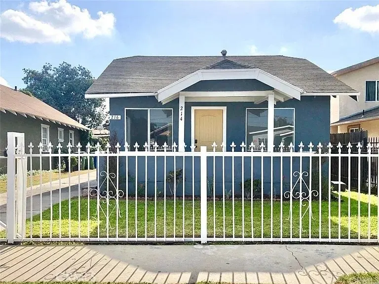 Duplex for sale at 214 E 80th, Los Angeles, CA