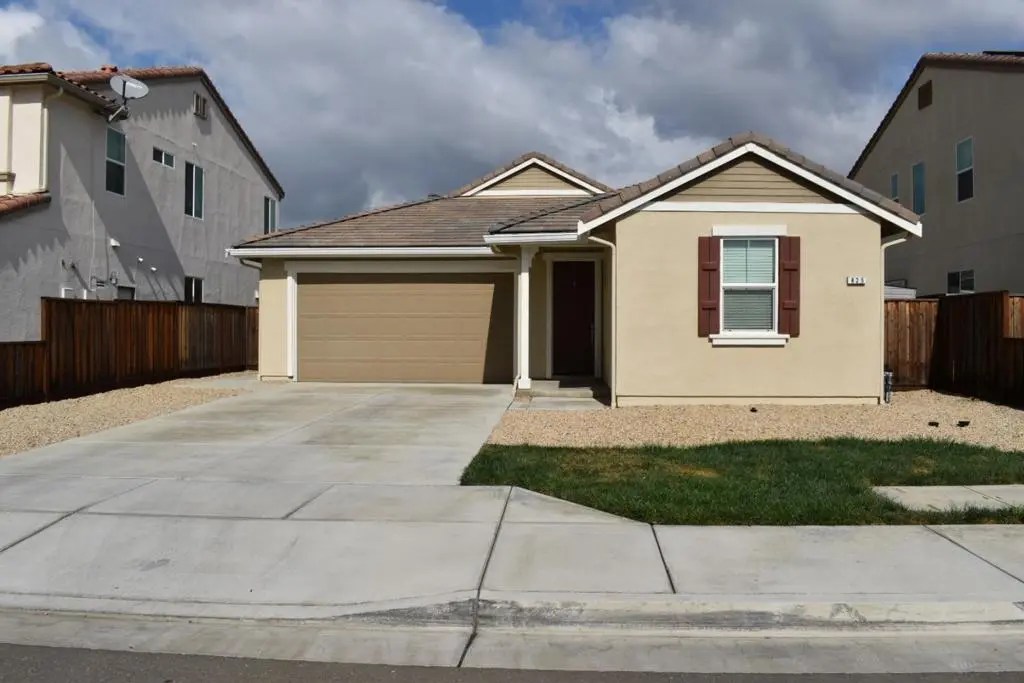 Single Family Residence for sale at 825 Fulton Way, Hollister, CA featuring 3 beds and 2 baths
