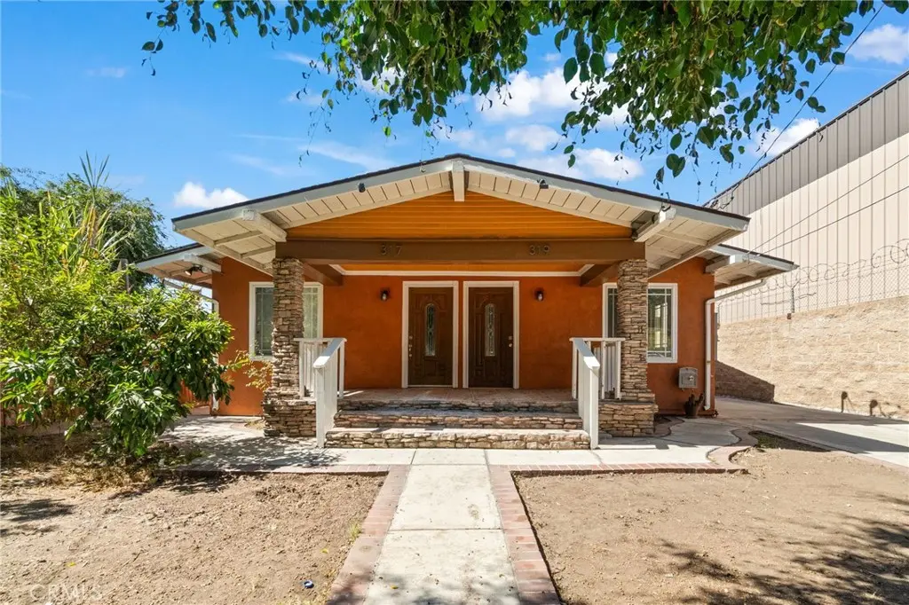 Duplex for sale at 317 N Commonwealth Avenue, Los Angeles, CA