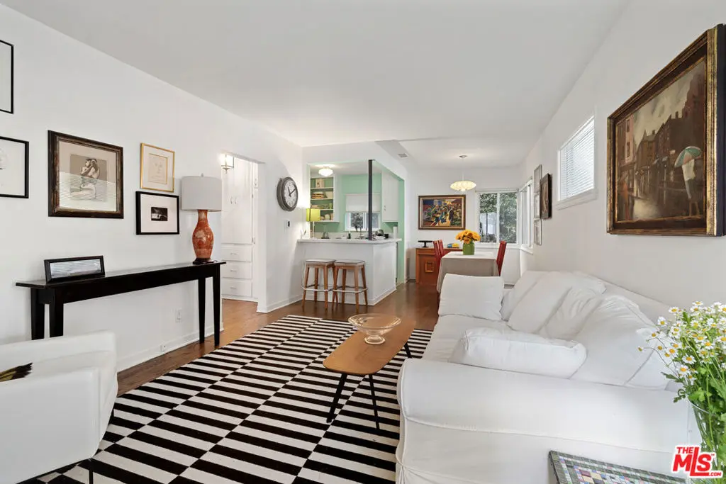 Condominium for rent at 948 20th Street A, Santa Monica, CA featuring 1 bed and 1 bath