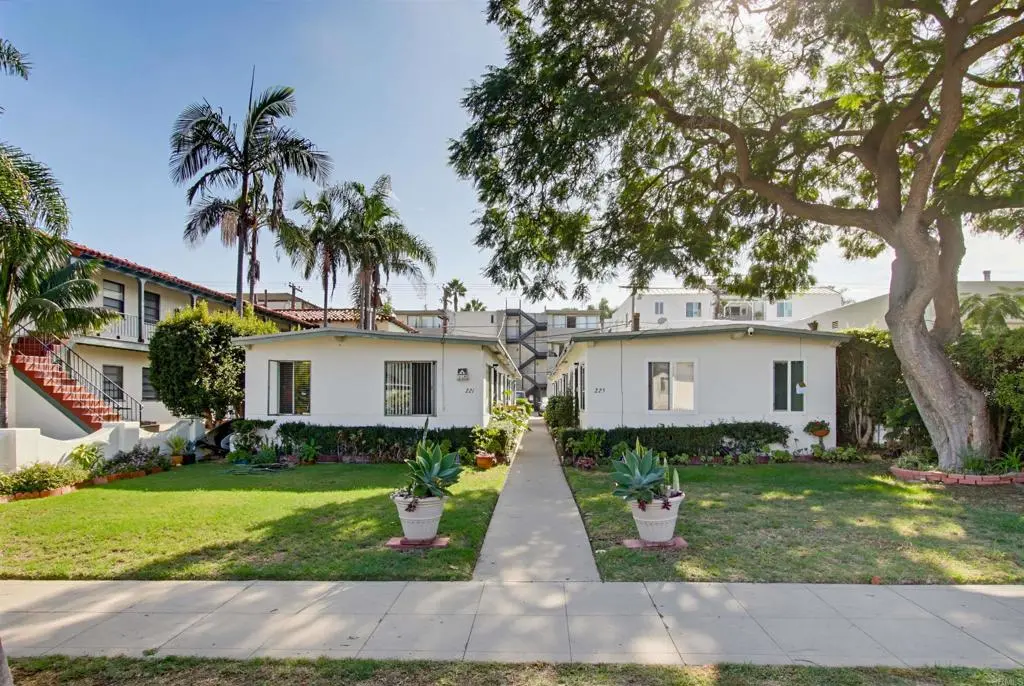 Triplex for sale at 221 D Avenue Avenue, Coronado, CA