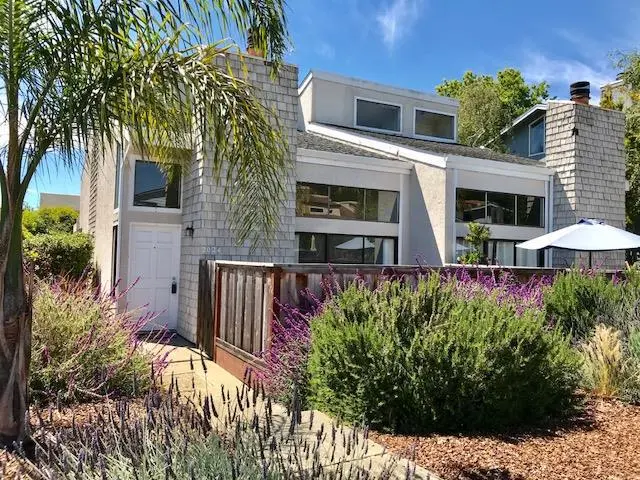 Residential Lease for rent at , Aptos, Santa Cruz County, CA featuring 2 beds and 2 baths