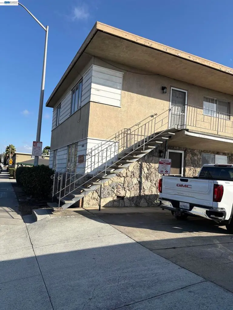 Residential Lease for rent at 37203 Cedar Blvd, Newark, CA featuring 12 beds and 6 baths