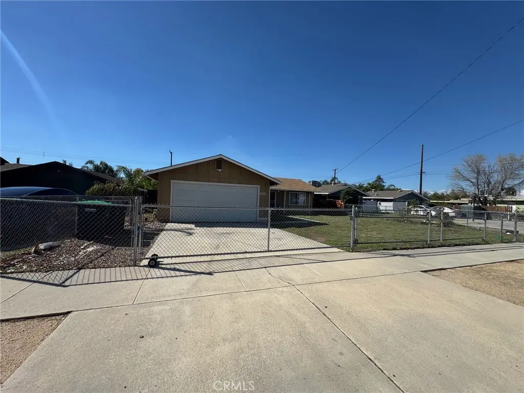 Residential for sale at 613 S Buena Vista Street, Hemet, Riverside County, CA featuring 3 beds and 2 baths