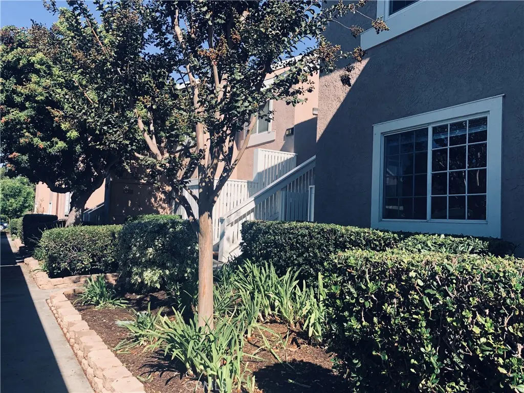 Residential Lease for rent at 70 Greenfield, Irvine, Orange County, CA featuring 3 beds and 2 baths