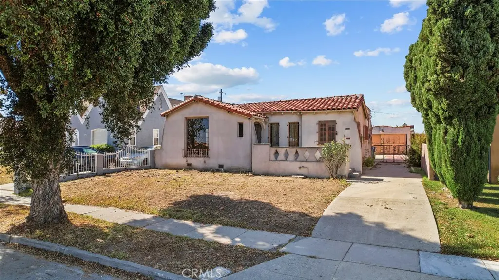 Single Family Residence for sale at 9117 Dalton, Los Angeles, CA featuring 2 beds and 1 bath