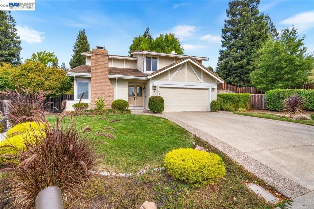 Single Family Residence for sale at 4 Woodview Ct, San Ramon, CA featuring 4 beds and 3 baths