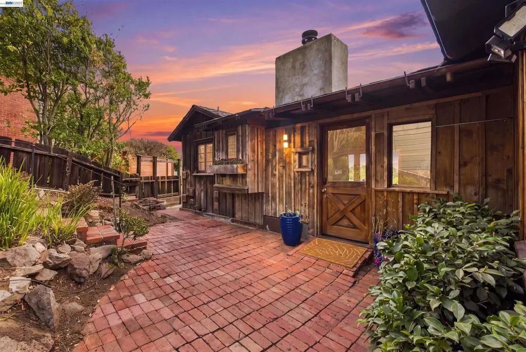 Duplex for sale at 1076 Grizzly Peak Blvd, Berkeley, CA