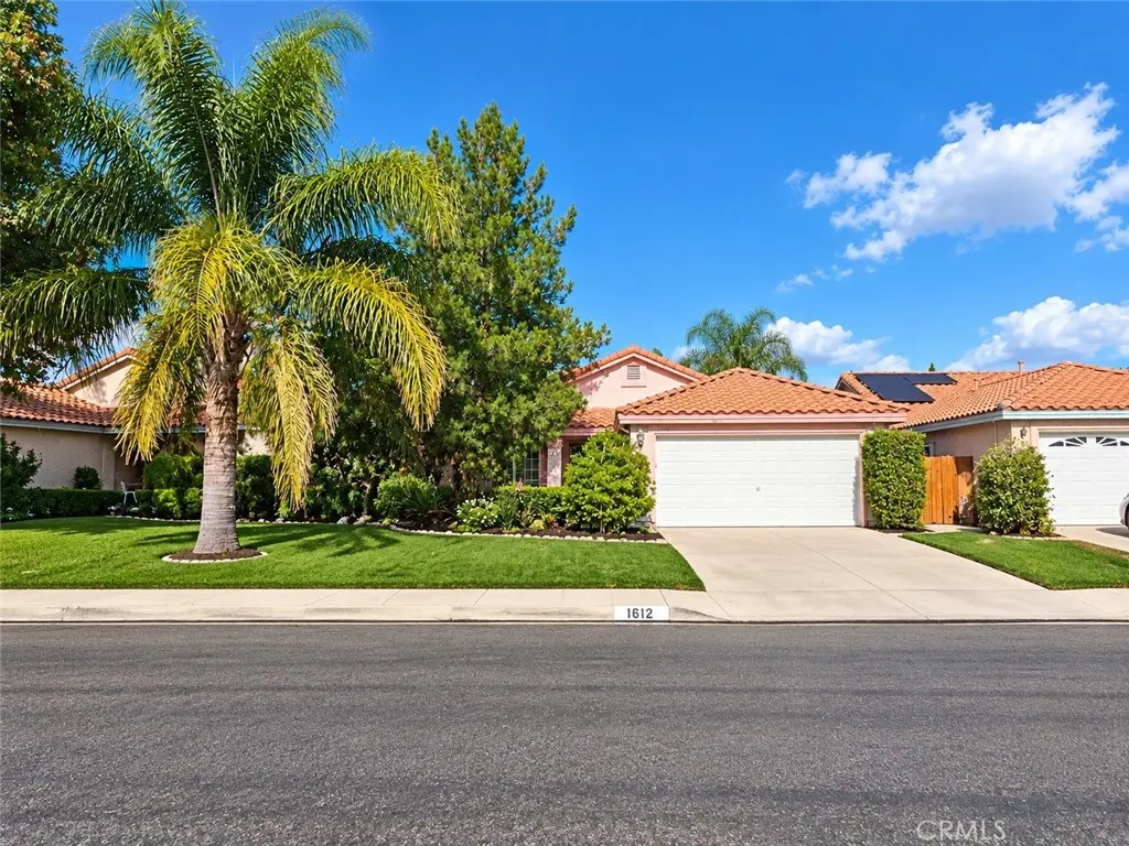 Single Family Residence for sale at 1612 Eagle Mountain Place, Hemet, CA featuring 3 beds and 2 baths