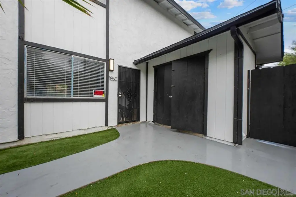 Single Family Residence for rent at 1852 Bakersfield St, Lemon Grove, CA featuring 2 beds and 2 baths