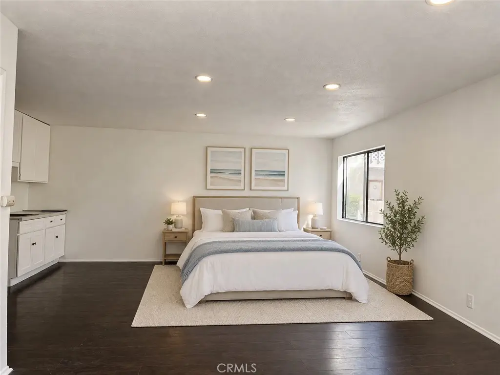 Residential Lease for rent at 3209 Clay Street Studio, Newport Beach, Orange County, CA featuring 1 bed and 1 bath