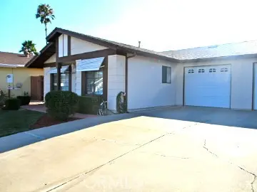 Single Family Residence for rent at 27325 Hacienda Drive, Menifee, CA featuring 2 beds and 2 baths
