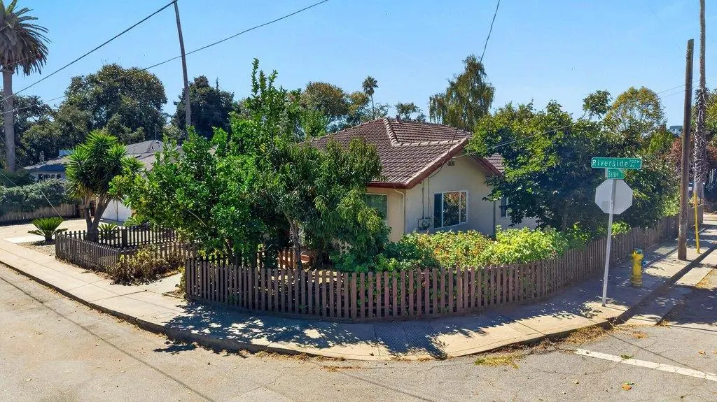 Duplex for sale at 637639 Riverside Avenue, Santa Cruz, CA