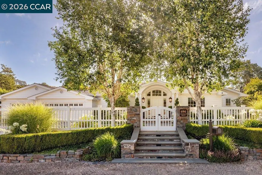 Residential Lease for rent at 694 Los Palos Dr, Lafayette, Contra Costa County, CA featuring 4 beds and 4 baths