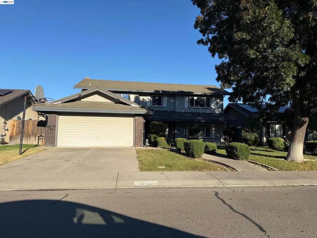 Single Family Residence for sale at 9754 Northridge Way, Stockton, CA featuring 4 beds and 3 baths