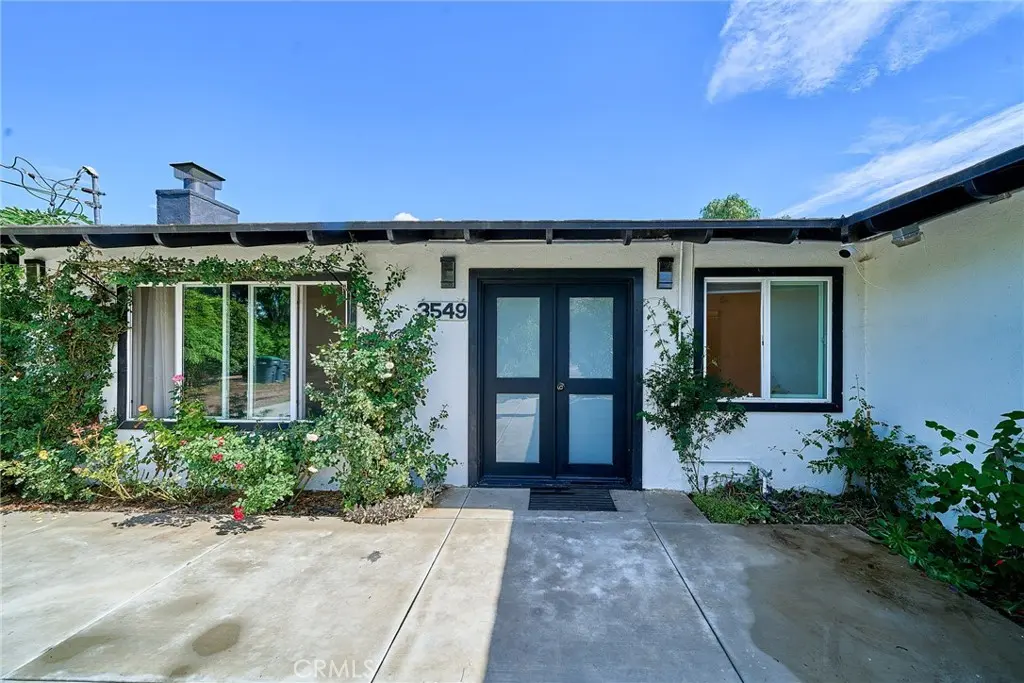 Single Family Residence for rent at 3549 Valley View, Norco, CA featuring 2 beds and 2 baths