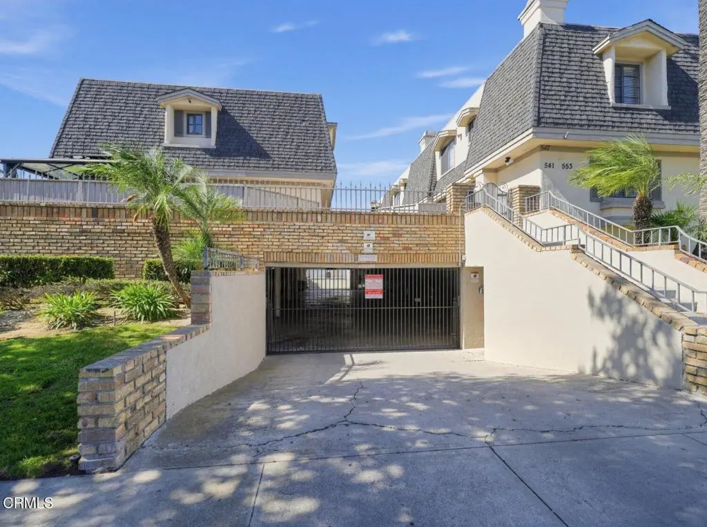 Condominium for sale at 553 S E Street, Oxnard, CA featuring 2 beds and 2 baths