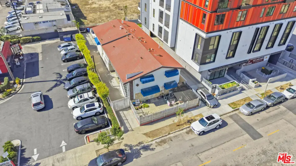 Residential Income for sale at 981 S Catalina Street, Los Angeles, CA featuring 11 beds and 7 baths