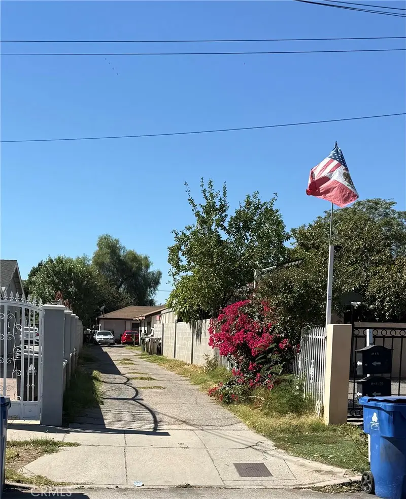Duplex for sale at 10471 El Dorado, Los Angeles, CA featuring 5 beds and 3 baths