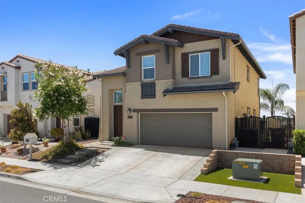 Single Family Residence for sale at 38496 Windingwalk, Murrieta, CA featuring 3 beds and 3 baths