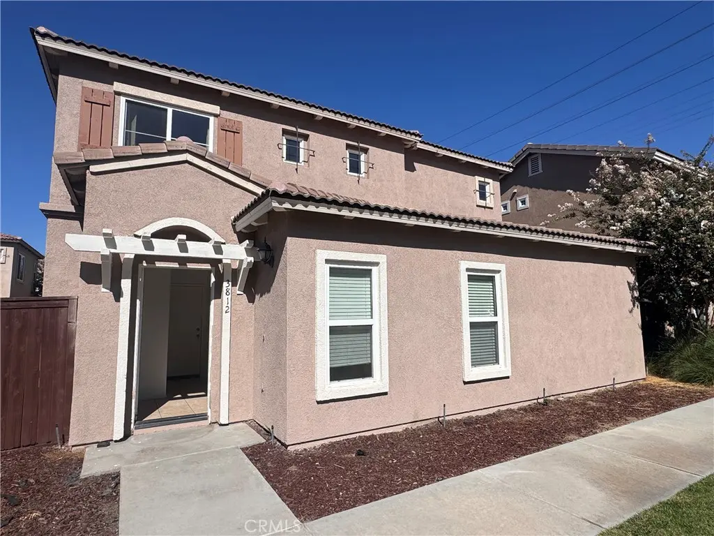 Single Family Residence for rent at 3812 Carrotwood Street, Riverside, CA featuring 3 beds and 3 baths