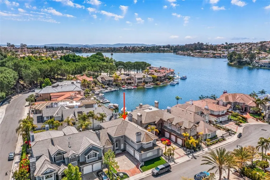 Residential Lease for rent at 28092 Tefir, Mission Viejo, Orange County, CA featuring 5 beds and 5 baths