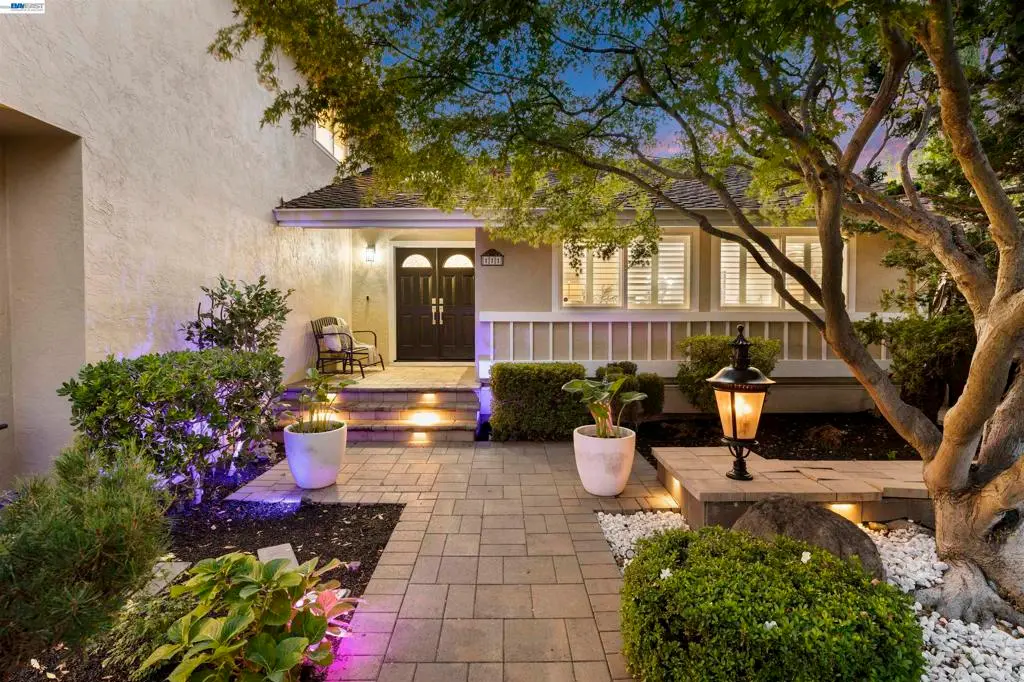 Single Family Residence for sale at 111 Silver Cloud Place, Danville, CA featuring 4 beds and 3 baths
