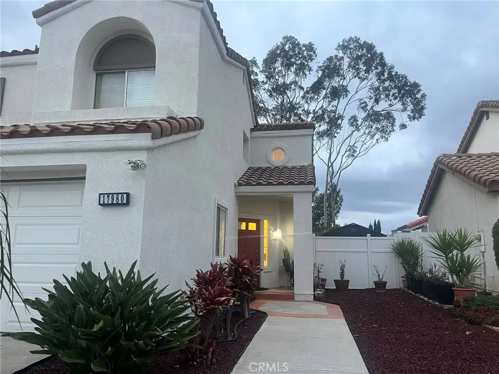 Single Family Residence for rent at 17980 Spring View Court, Riverside, CA featuring 3 beds and 3 baths