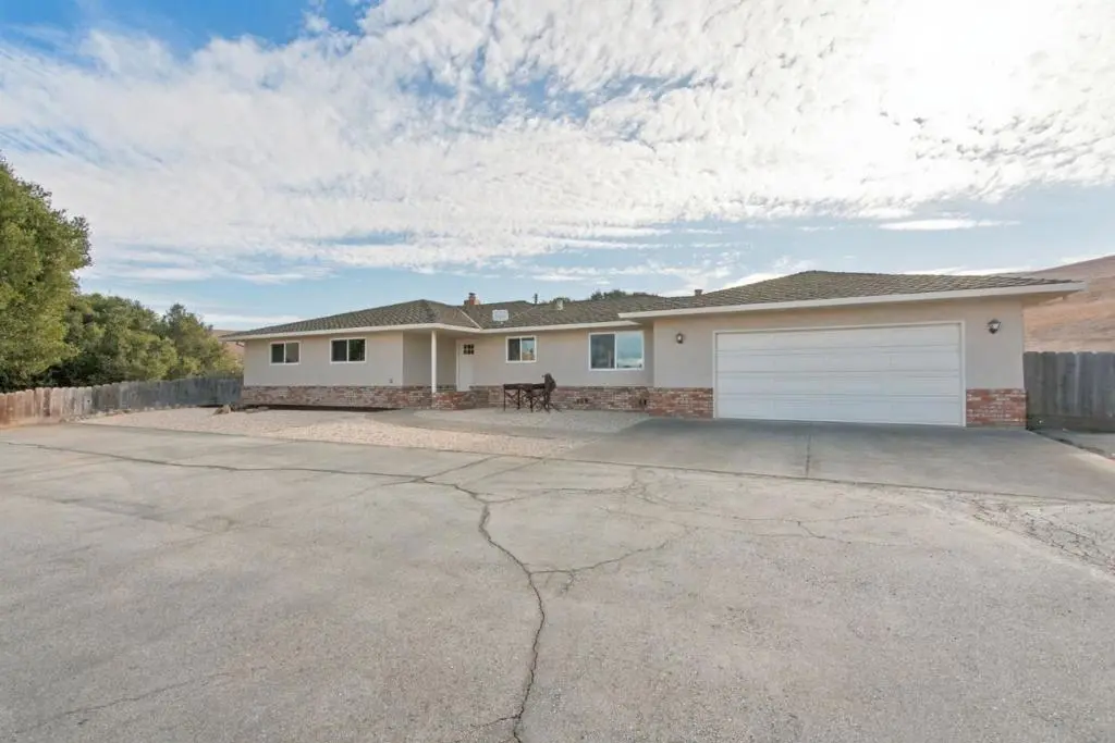 Single Family Residence for sale at 3171 Union Road, Hollister, CA featuring 3 beds and 2 baths
