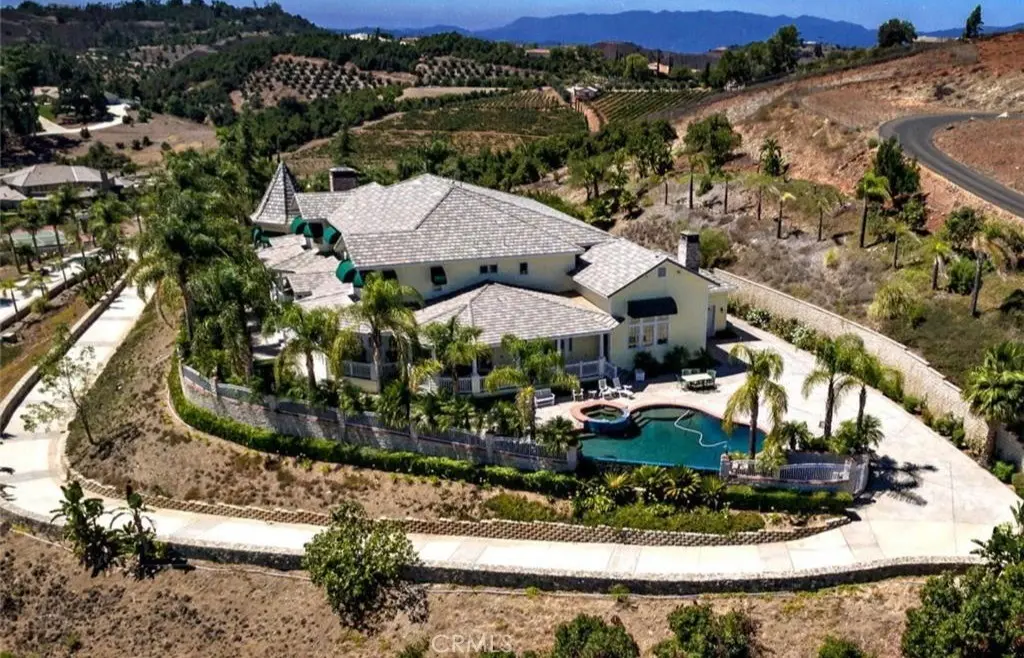 Single Family Residence for rent at 27350 Cypress, Temecula, CA featuring 6 beds and 8 baths